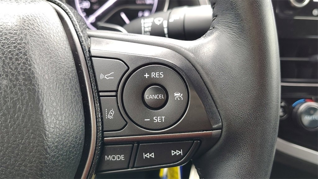 Used 2023 Toyota Camry SE image 15