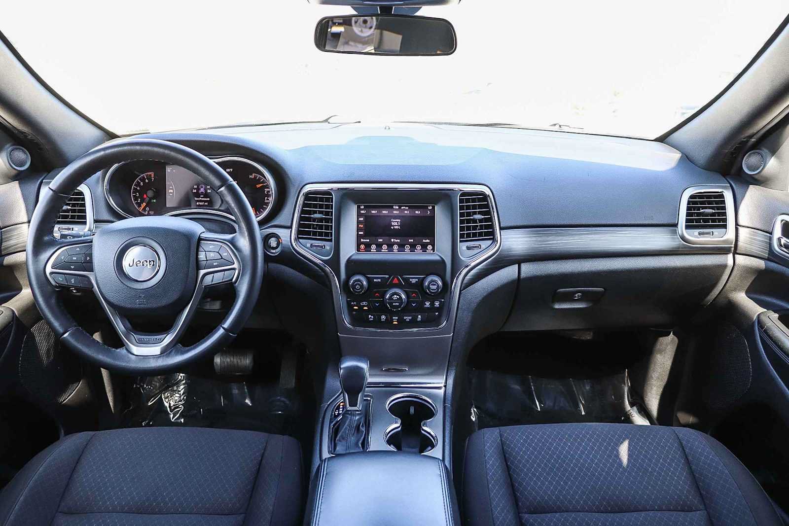 Used 2019 Jeep Grand Cherokee Laredo RWD image 16