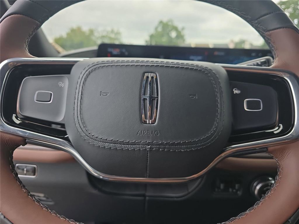 New 2025 Lincoln Navigator L Reserve image 23
