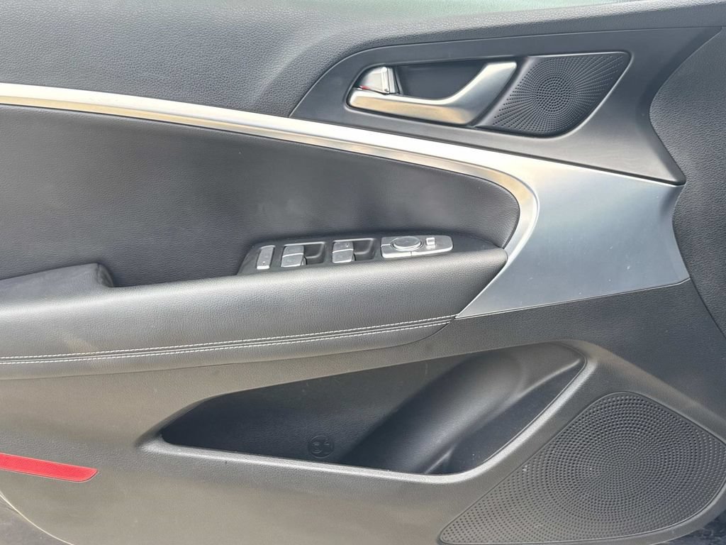 Used 2023 Genesis G70 2.0T RWD image 20