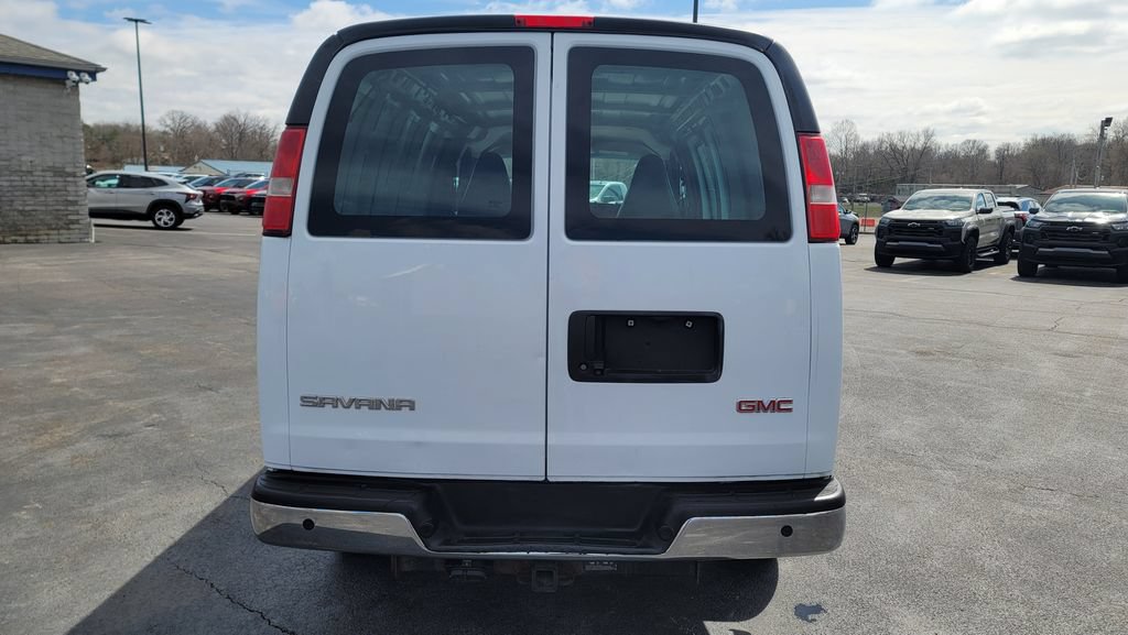 Used 2017 GMC Savana 2500 RWD image 10