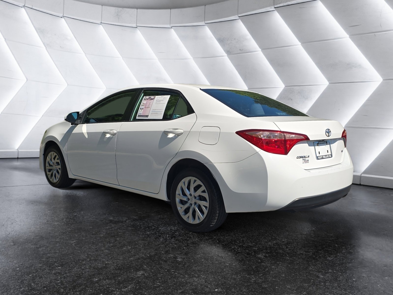 Used 2019 Toyota Corolla LE FWD image 3