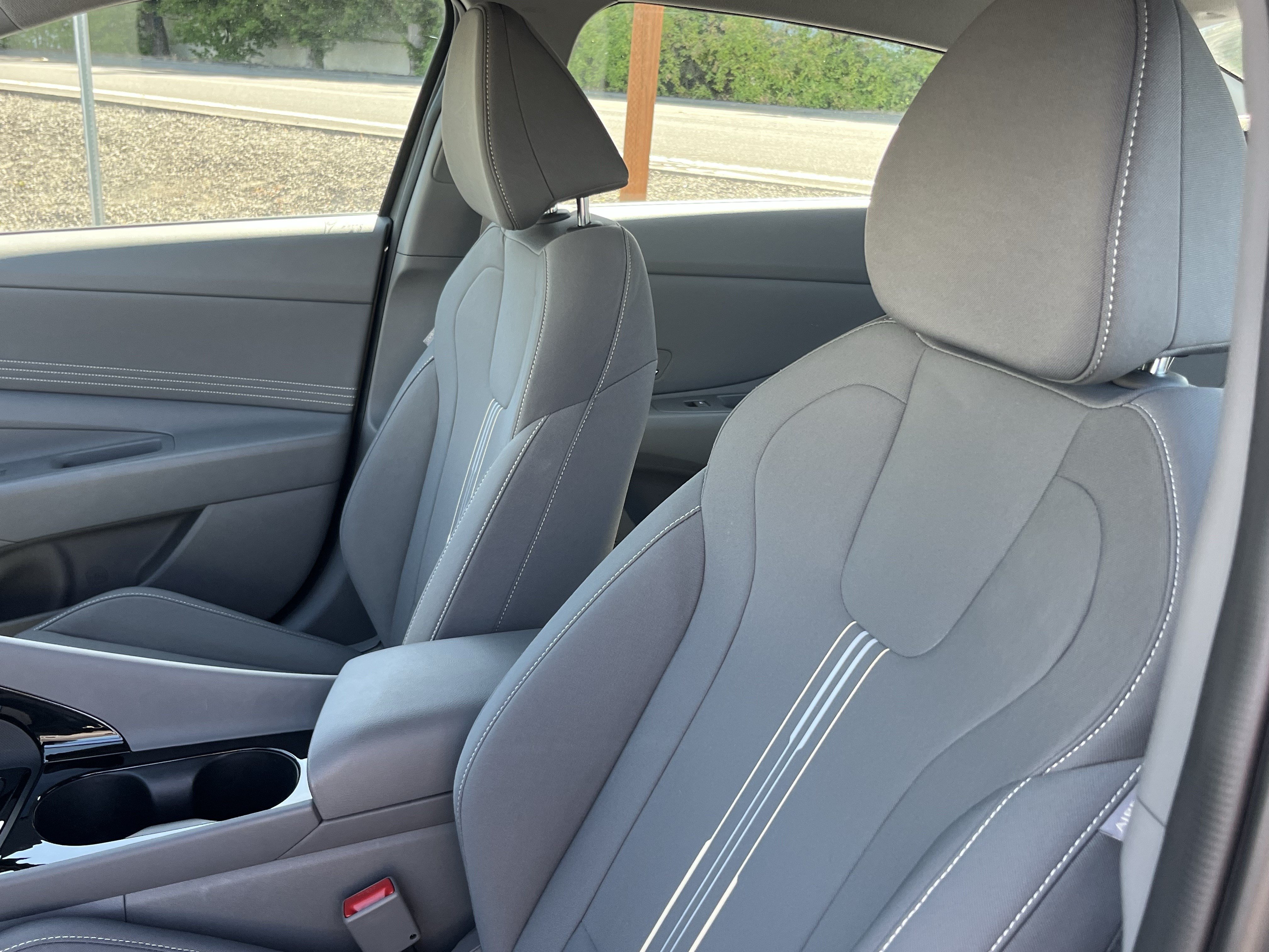 Certified 2025 Hyundai Elantra Hybrid FWD image 18