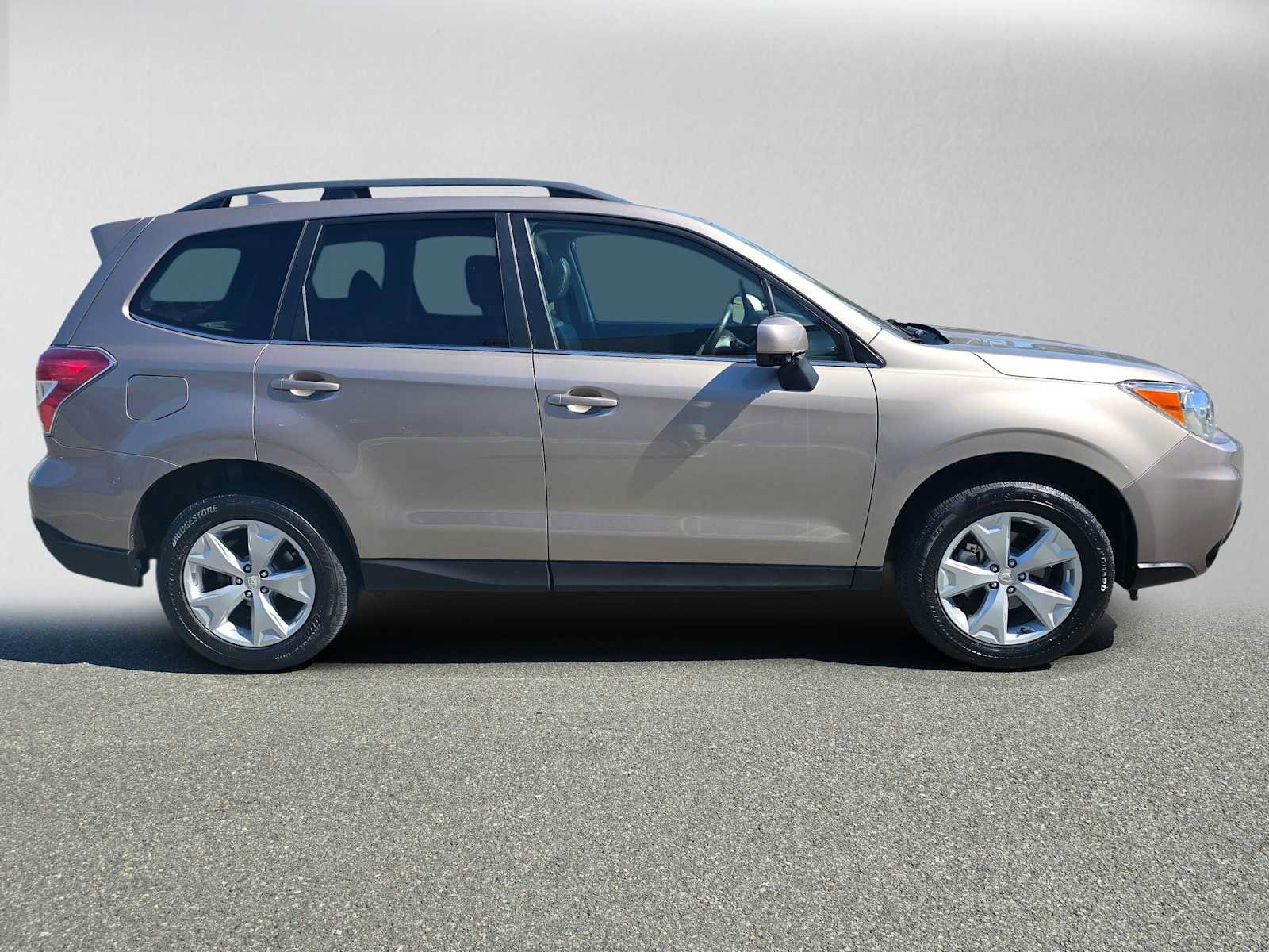 Used 2016 Subaru Forester 2.5i Limited AWD/4WD image 8