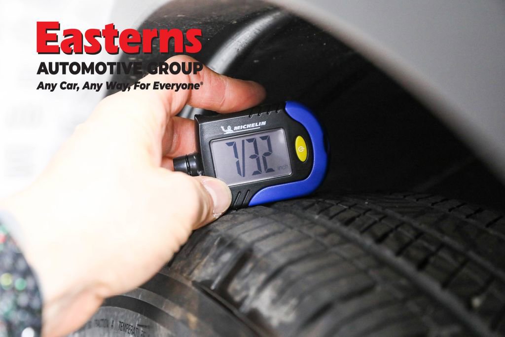 Used 2025 Nissan Kicks S image 27