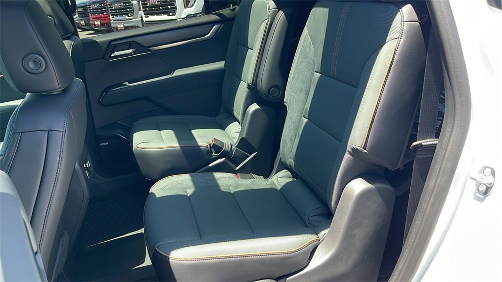 New 2025 GMC Acadia AT4 w/ Luxury Package image 14