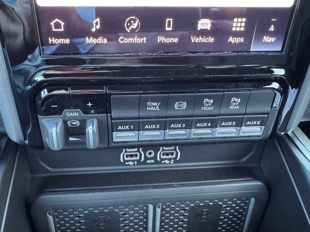 New 2026 RAM 3500 Big Horn AWD/4WD image 34