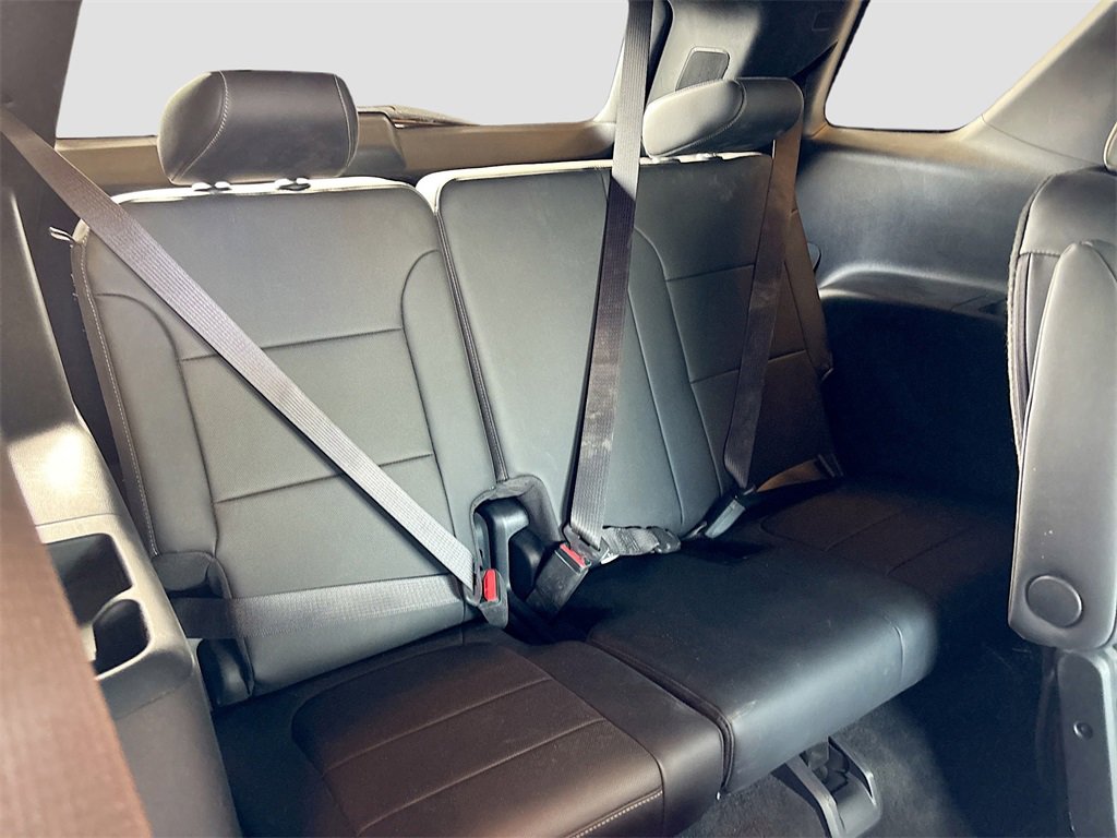 Used 2023 Chevrolet Traverse Premier w/ Redline Edition image 28