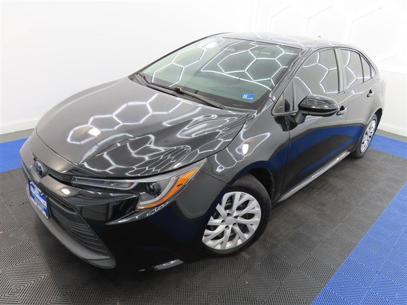 Used 2023 Toyota Corolla LE FWD image 4