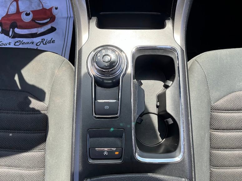 Used 2019 Ford Fusion SE image 15