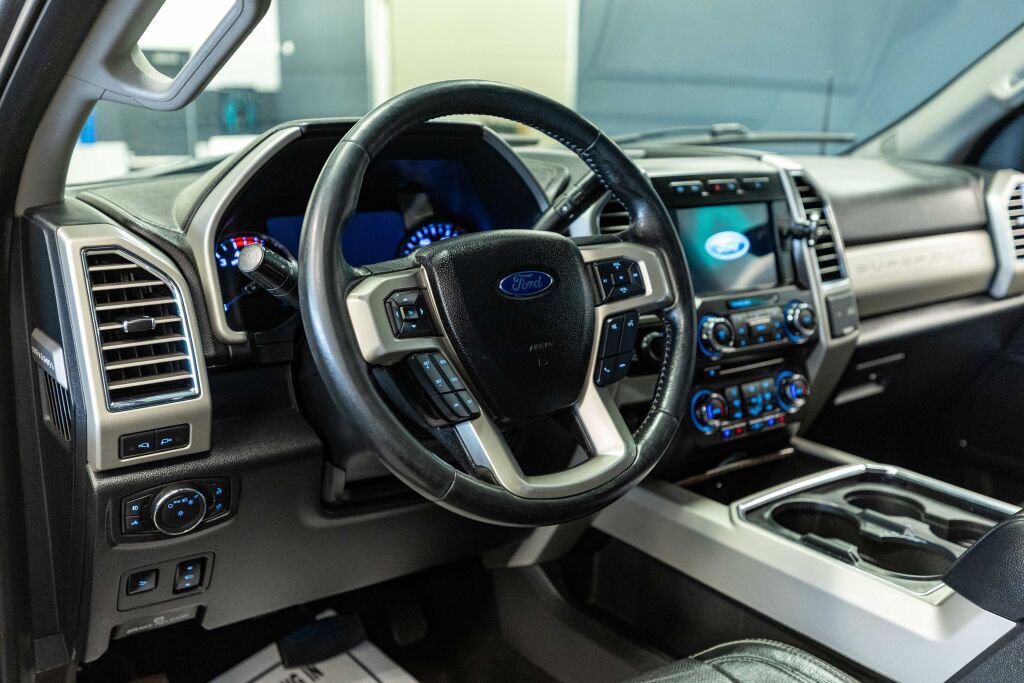 Used 2017 Ford F250 Lariat w/ Lariat Ultimate Package AWD/4WD image 12
