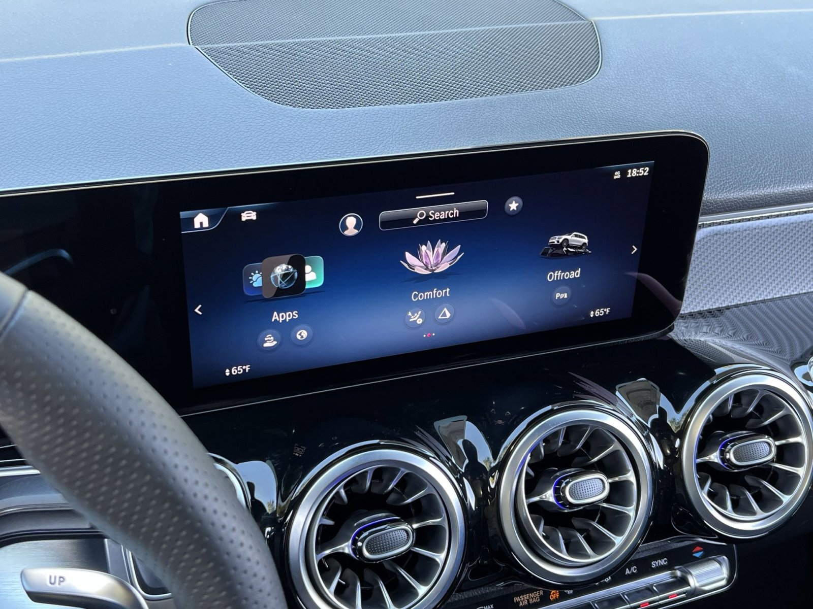 New 2025 Mercedes-Benz GLB 35 AMG 4MATIC image 18