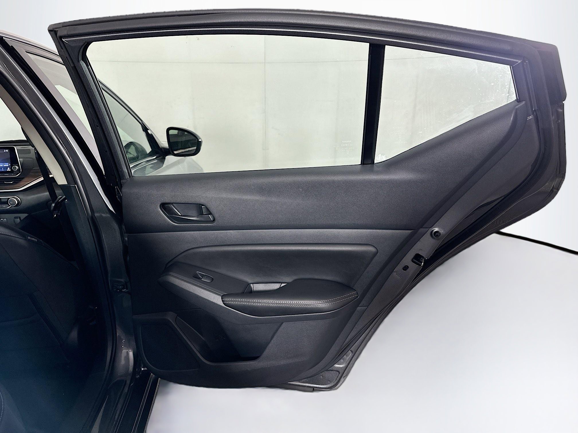 Used 2025 Nissan Altima 2.5 SV image 27