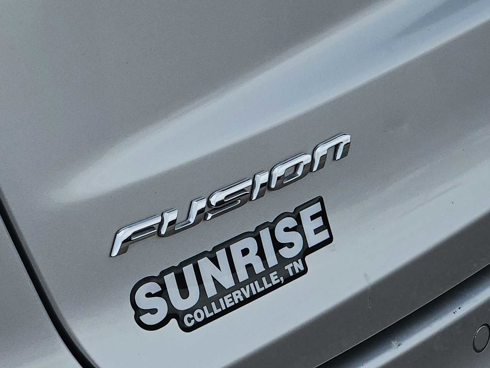 Used 2019 Ford Fusion SE image 12