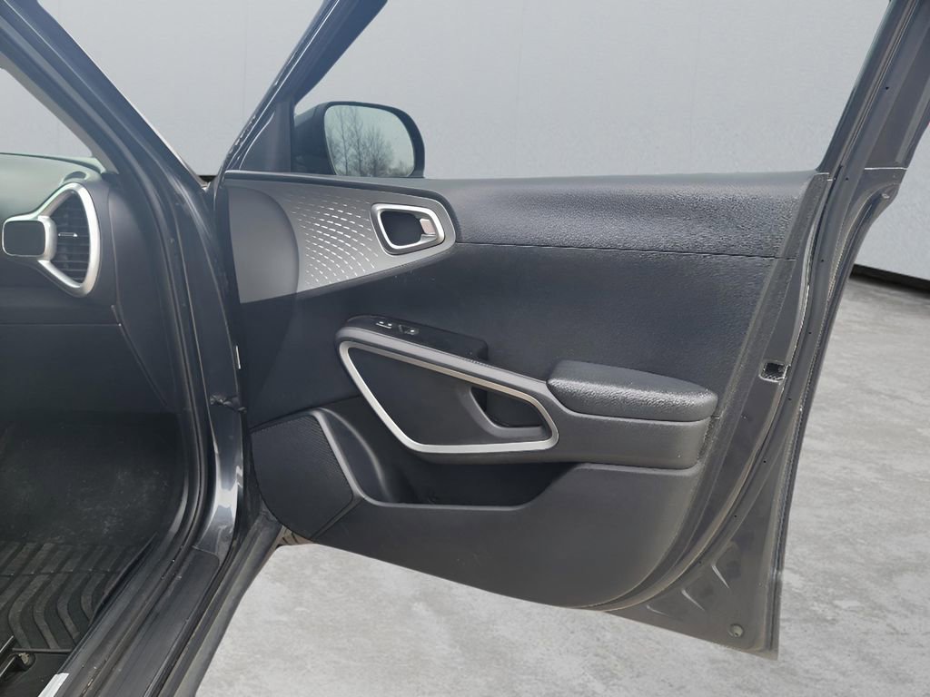 Used 2020 Kia Soul LX image 29