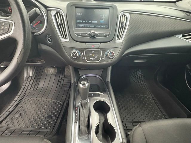 Used 2018 Chevrolet Malibu LT image 17