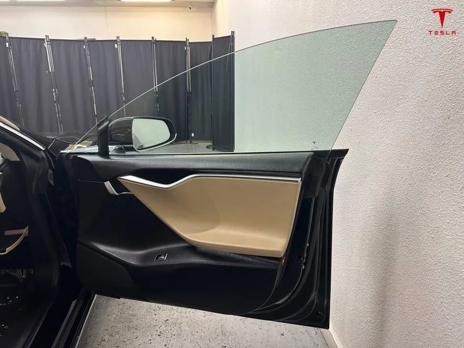 Used 2013 Tesla Model S RWD image 15