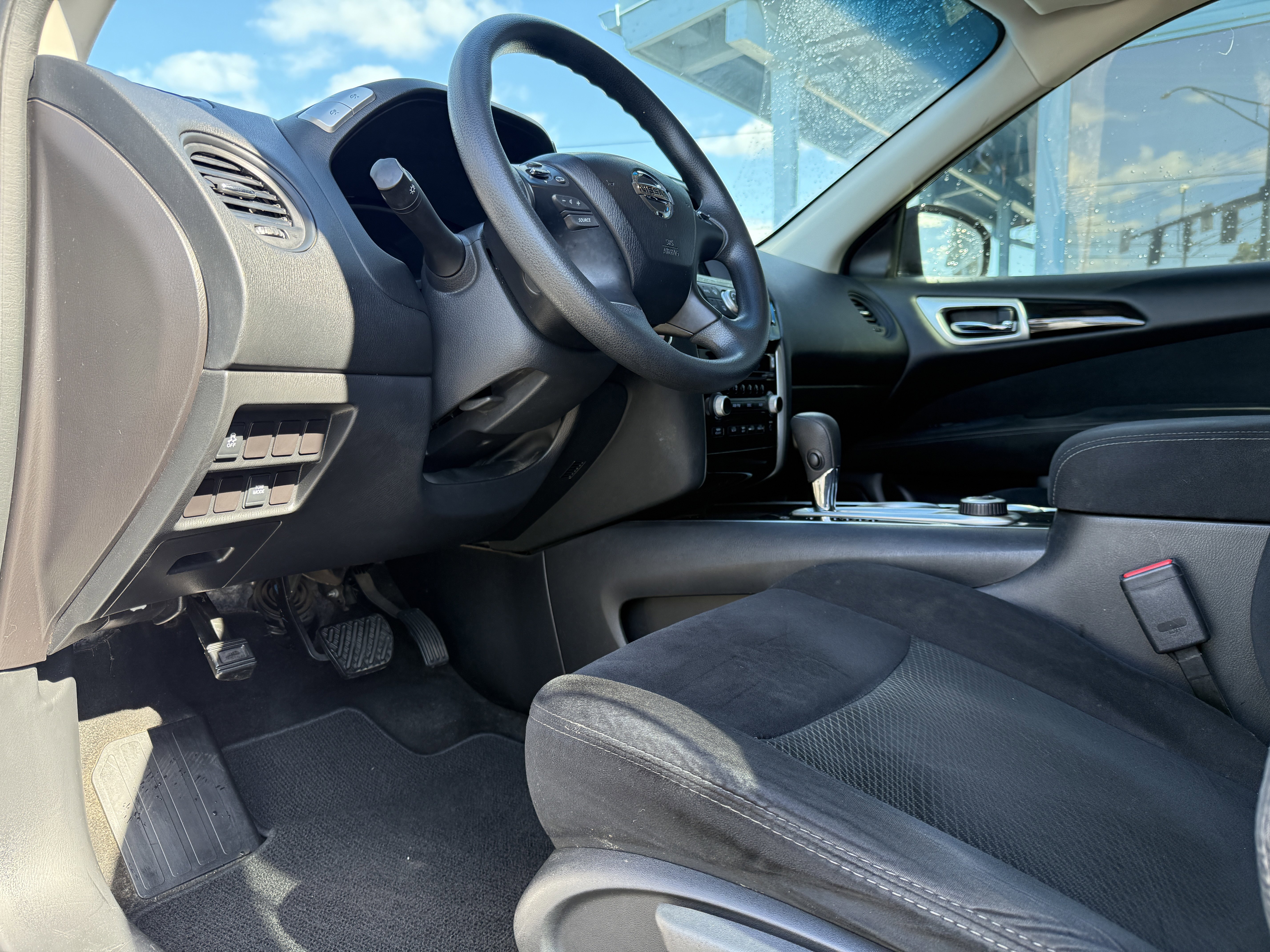 Used 2015 Nissan Pathfinder S image 15