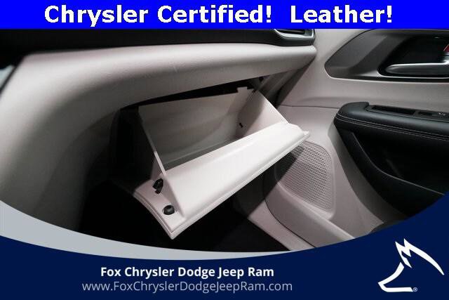 Certified 2024 Chrysler Pacifica Touring-L image 30