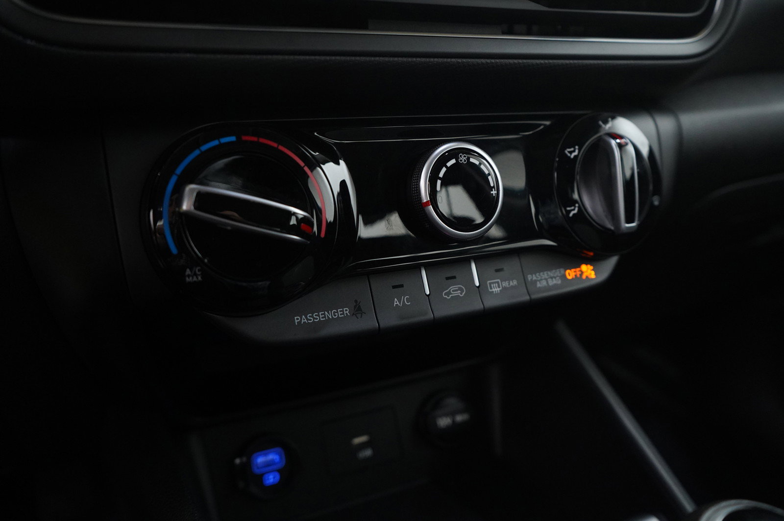 Used 2023 Hyundai Kona SE image 21