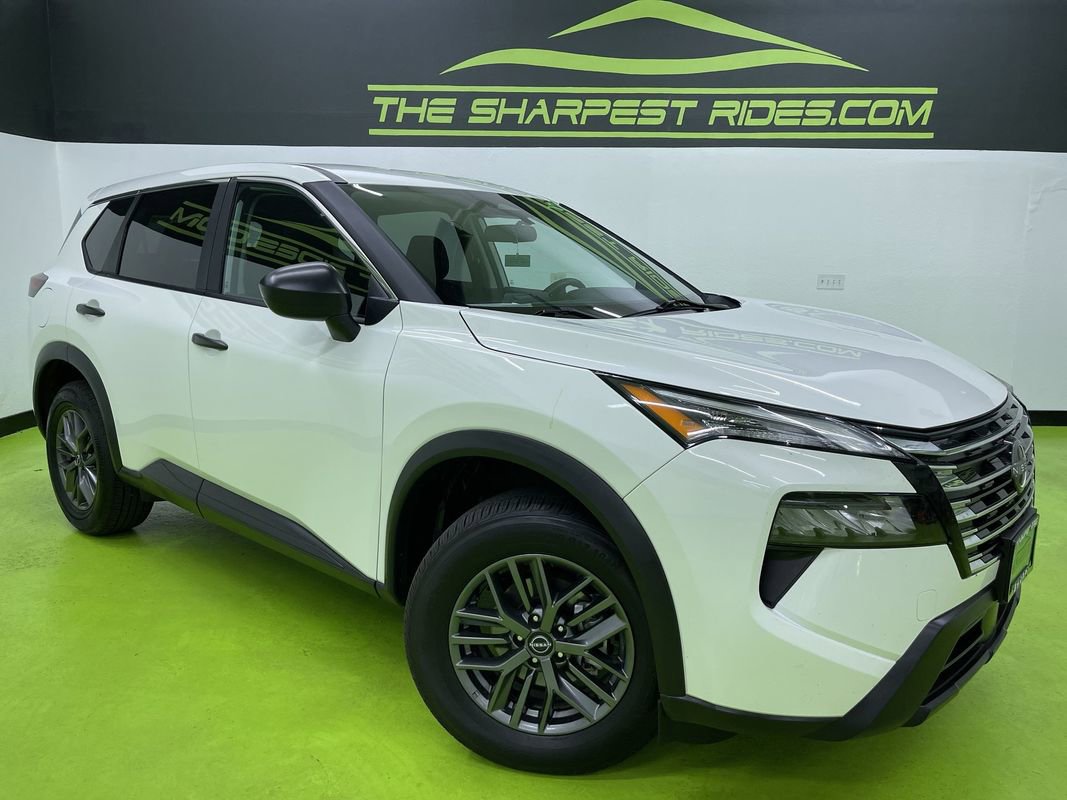 Used 2024 Nissan Rogue S image 1