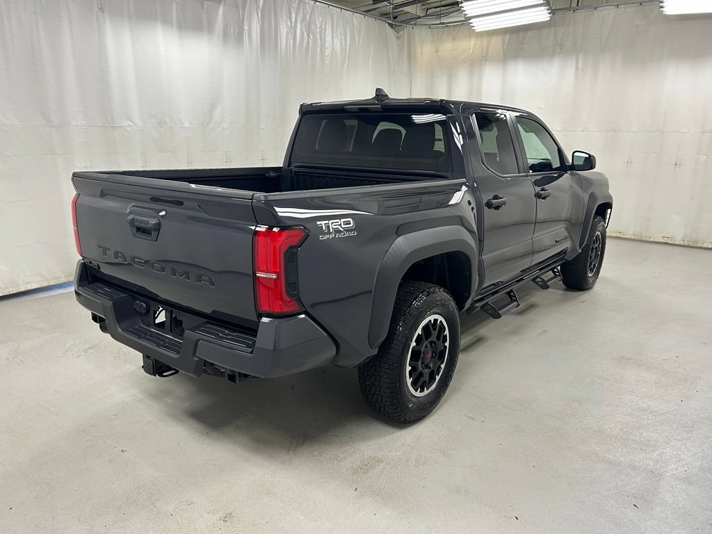 Used 2024 Toyota Tacoma TRD Off-Road AWD/4WD image 4