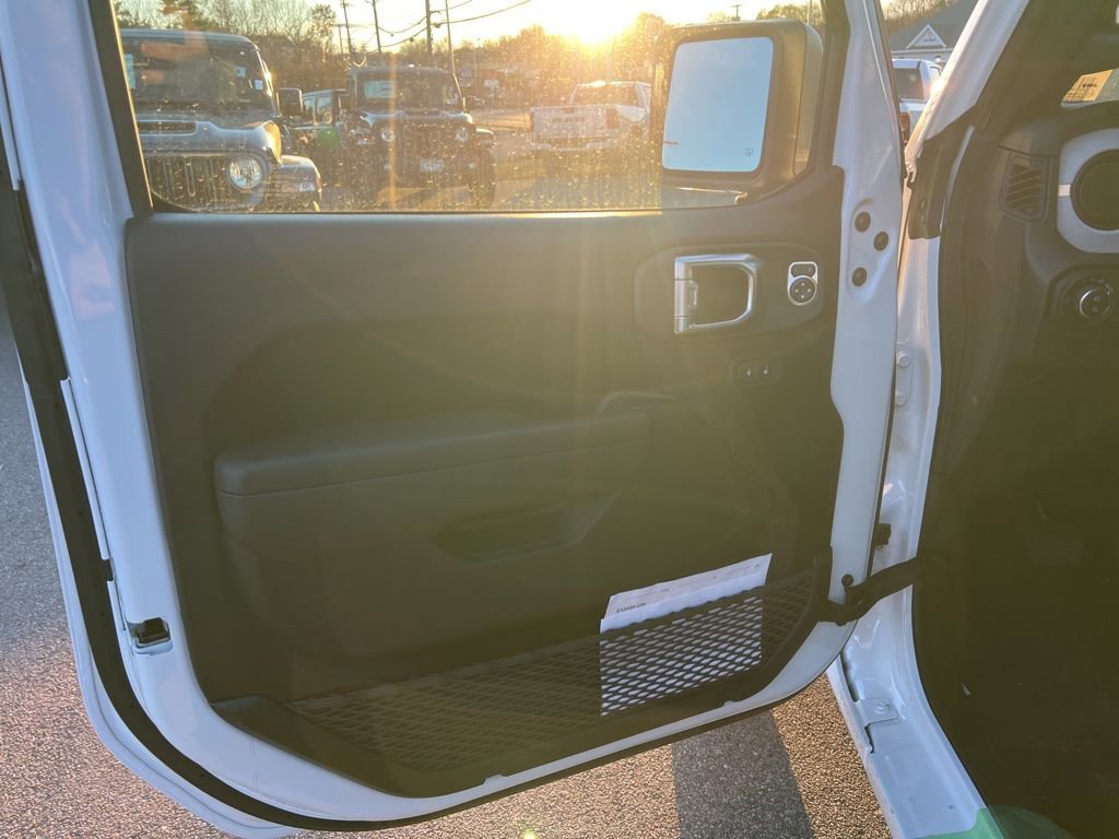 New 2026 Jeep Gladiator Sport image 19