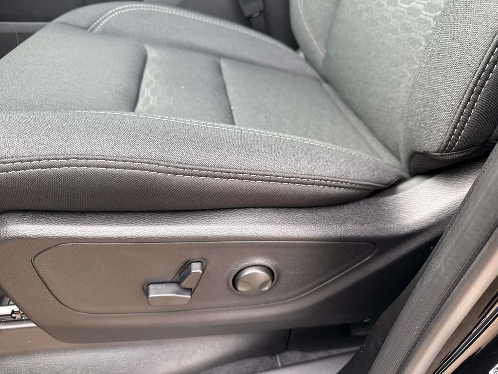 New 2026 RAM 1500 Big Horn w/ Night Edition AWD/4WD image 12