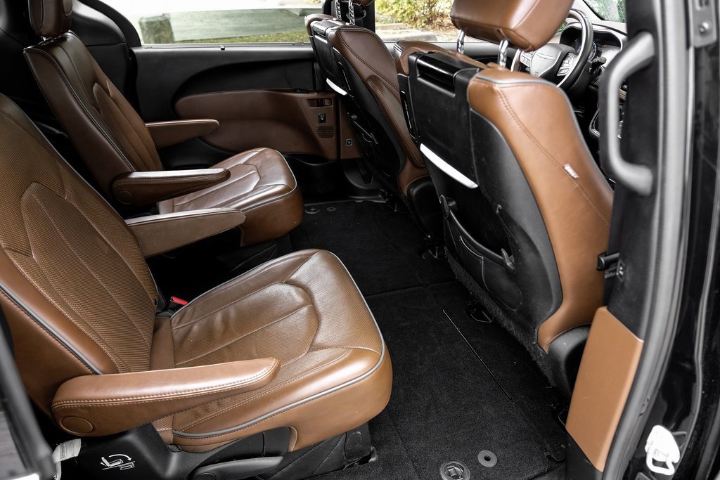 Used 2018 Chrysler Pacifica Limited image 52
