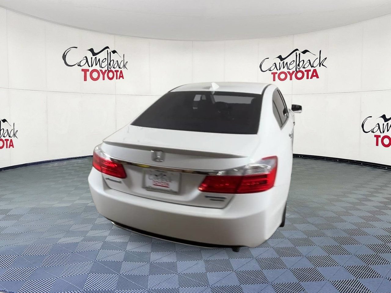 Used 2015 Honda Accord Touring image 9
