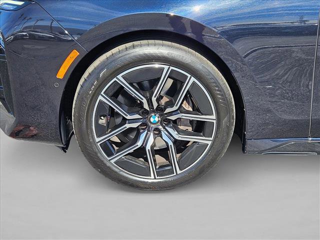 Used 2024 BMW 740i w/ Premium Package RWD image 20