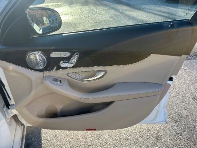 Used 2015 Mercedes-Benz C 300 4MATIC Sedan image 33