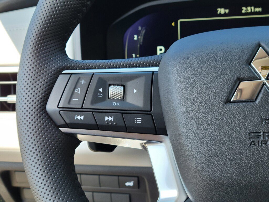 New 2025 Mitsubishi Outlander SEL image 27