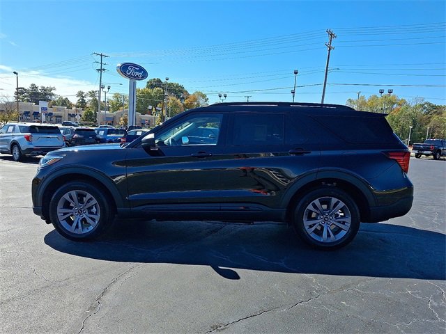 New 2026 Ford Explorer Active w/ Active Comfort Package image 4