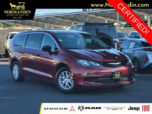 Certified 2023 Chrysler Voyager LX FWD image 1