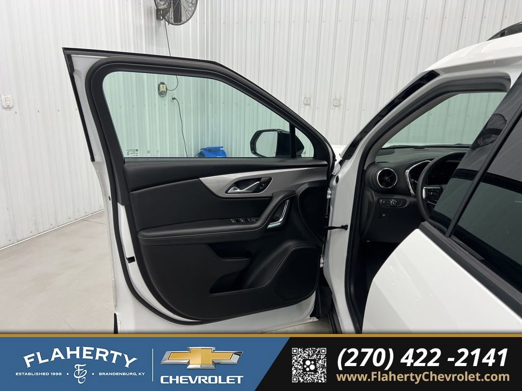 Used 2024 Chevrolet Blazer LT w/ Midnight/Sport Edition image 8