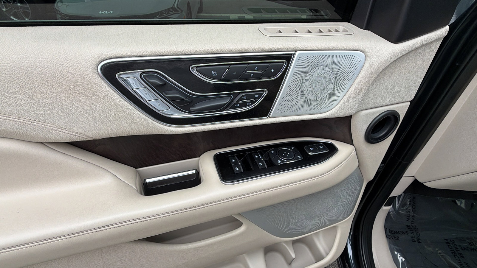 Used 2021 Lincoln Navigator Reserve w/ Luxury Package image 15