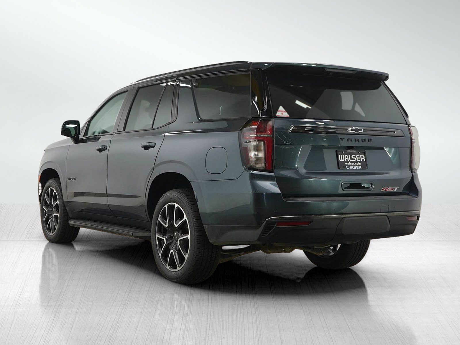 Used 2021 Chevrolet Tahoe RST w/ Luxury Package AWD/4WD image 3