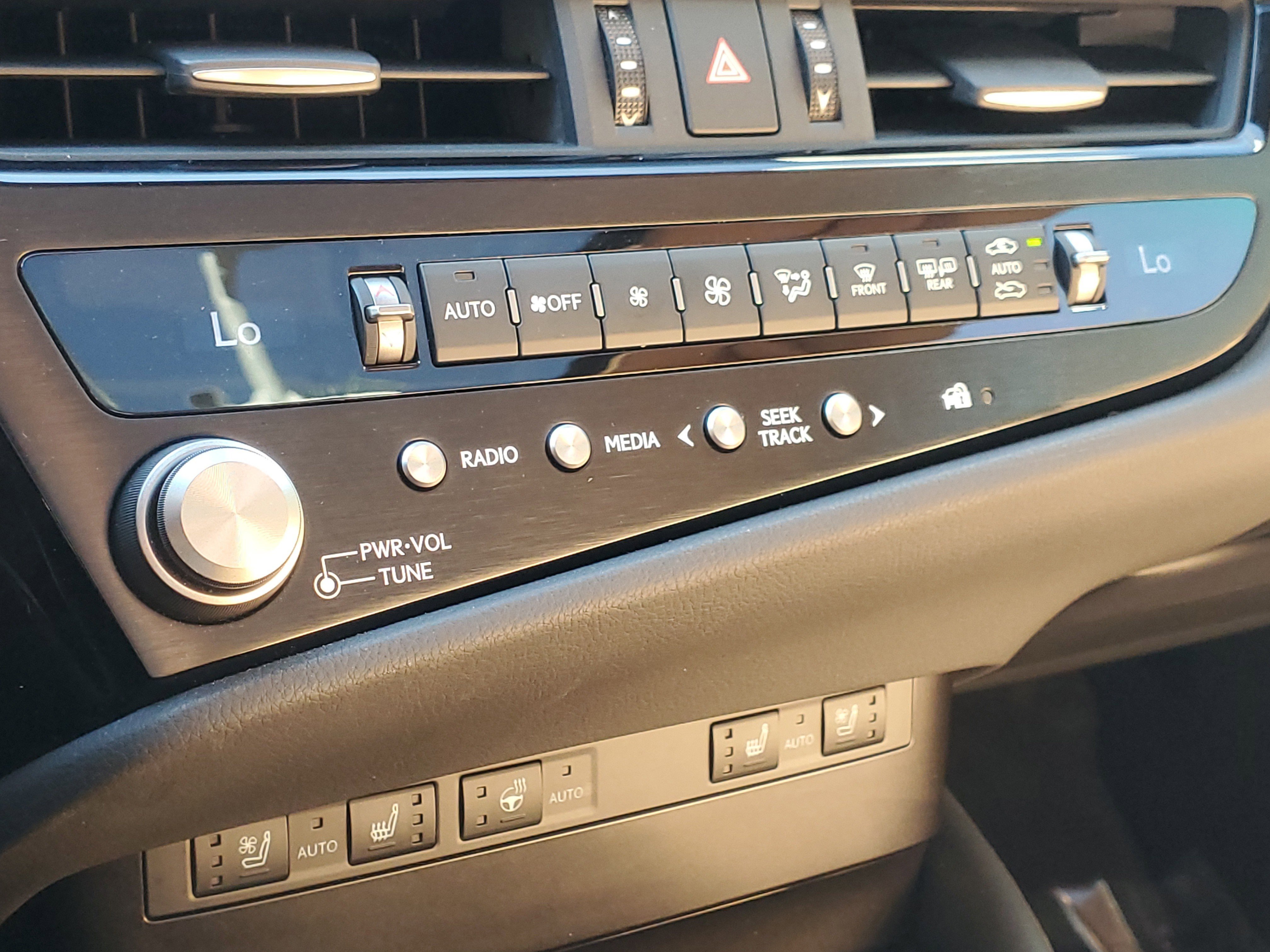 Used 2024 Lexus ES 350 w/ Premium Package image 28