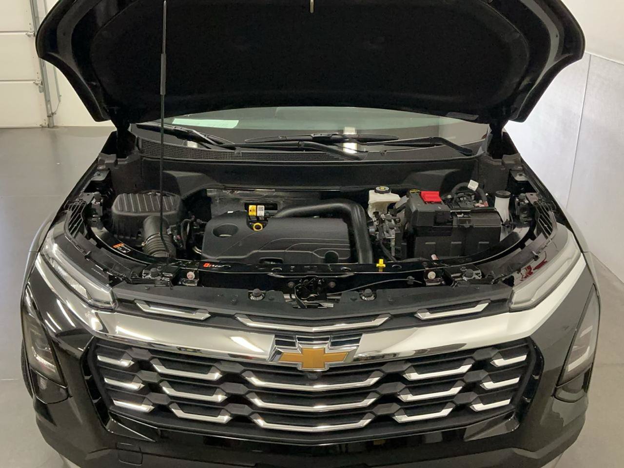 Used 2026 Chevrolet Equinox LT AWD/4WD image 24