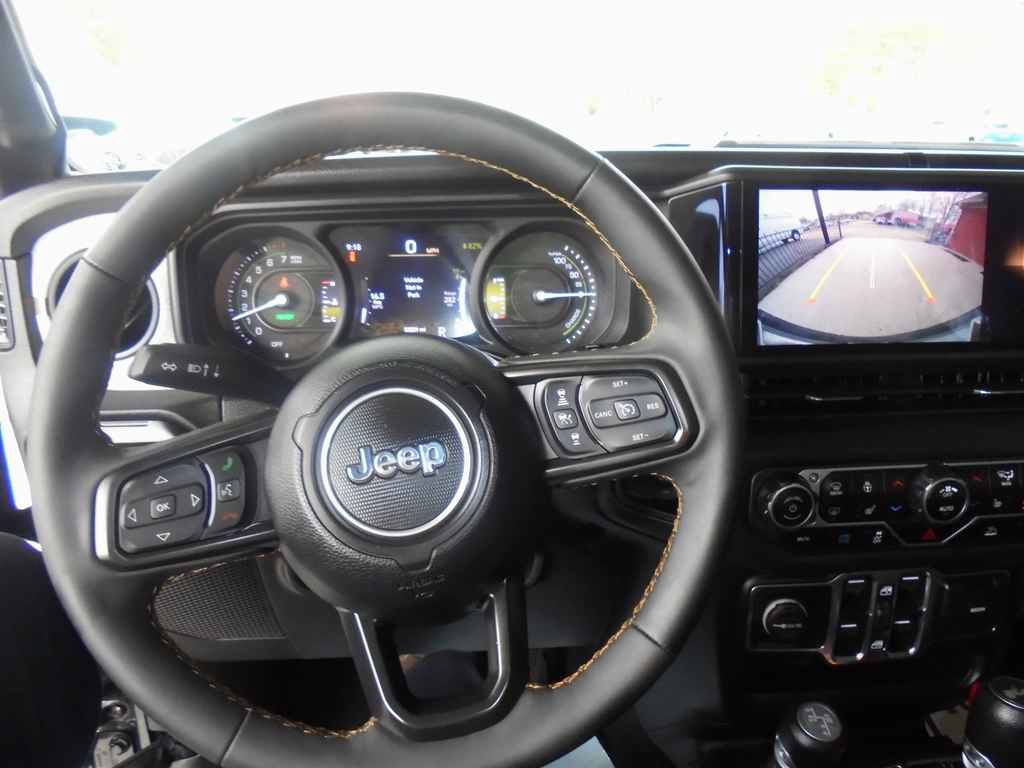 Used 2024 Jeep Wrangler Unlimited w/ Convenience Group AWD/4WD image 6