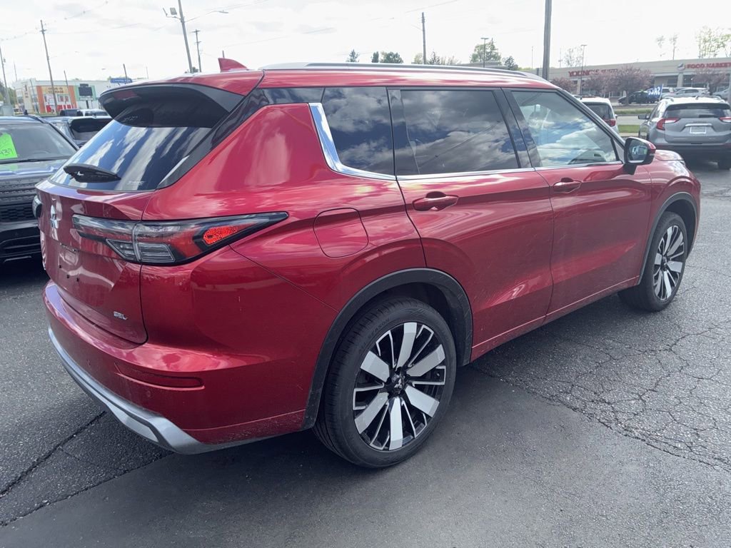 Used 2025 Mitsubishi Outlander AWD image 6