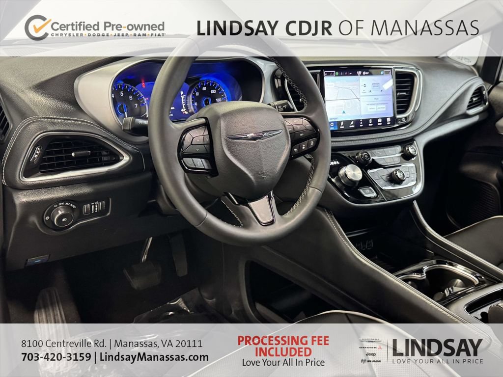 Certified 2025 Chrysler Pacifica Limited FWD image 19