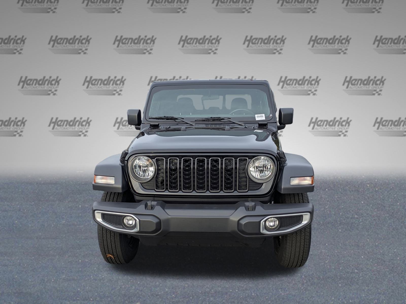 Used 2024 Jeep Gladiator Sport image 10