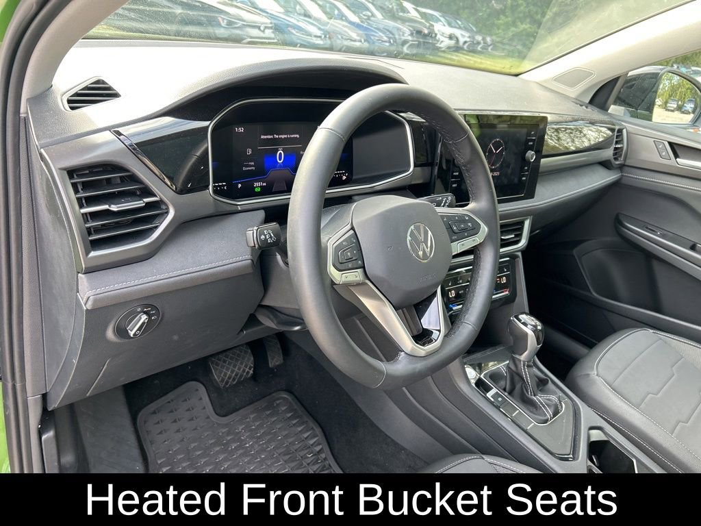 Certified 2025 Volkswagen Taos SE image 22