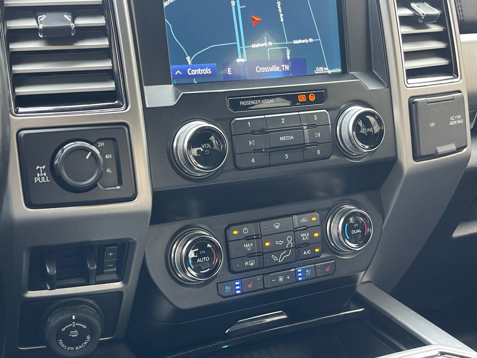 Used 2020 Ford F250 Platinum w/ FX4 Off-Road Package AWD/4WD image 23