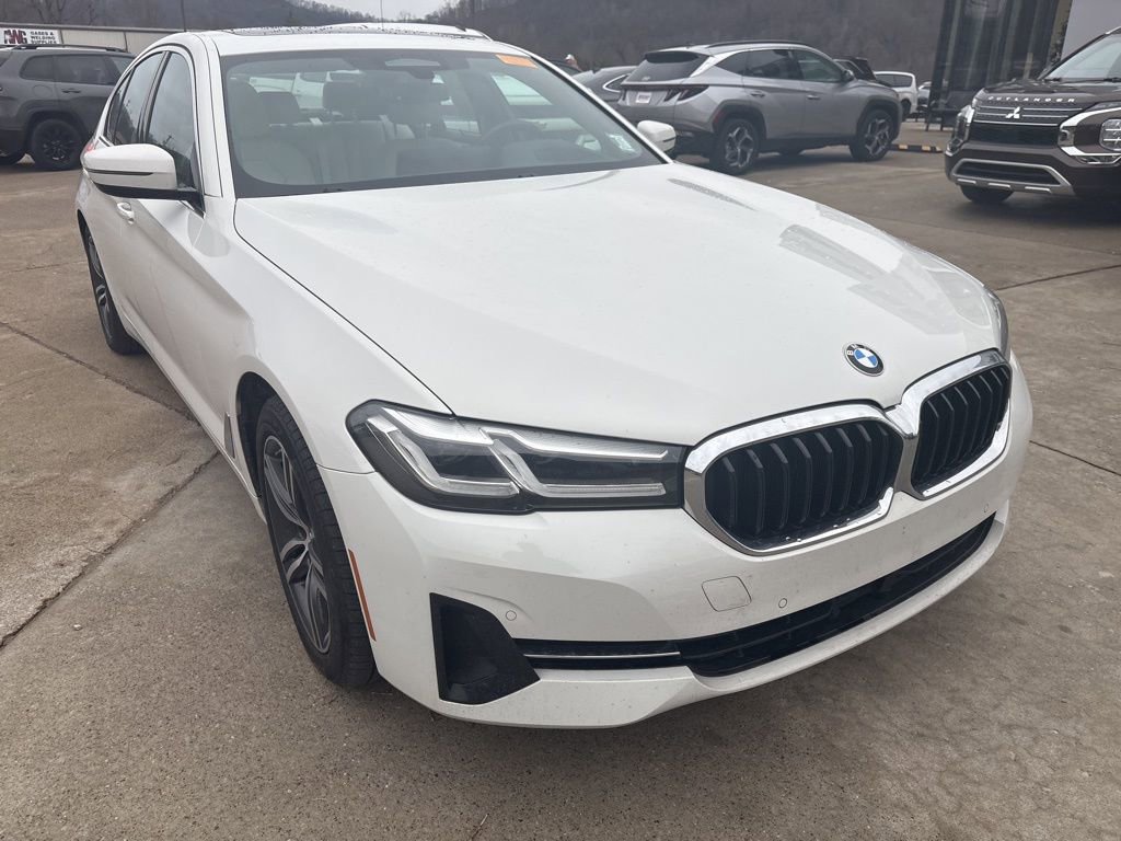 Used 2021 BMW 530e w/ Executive Package image 3