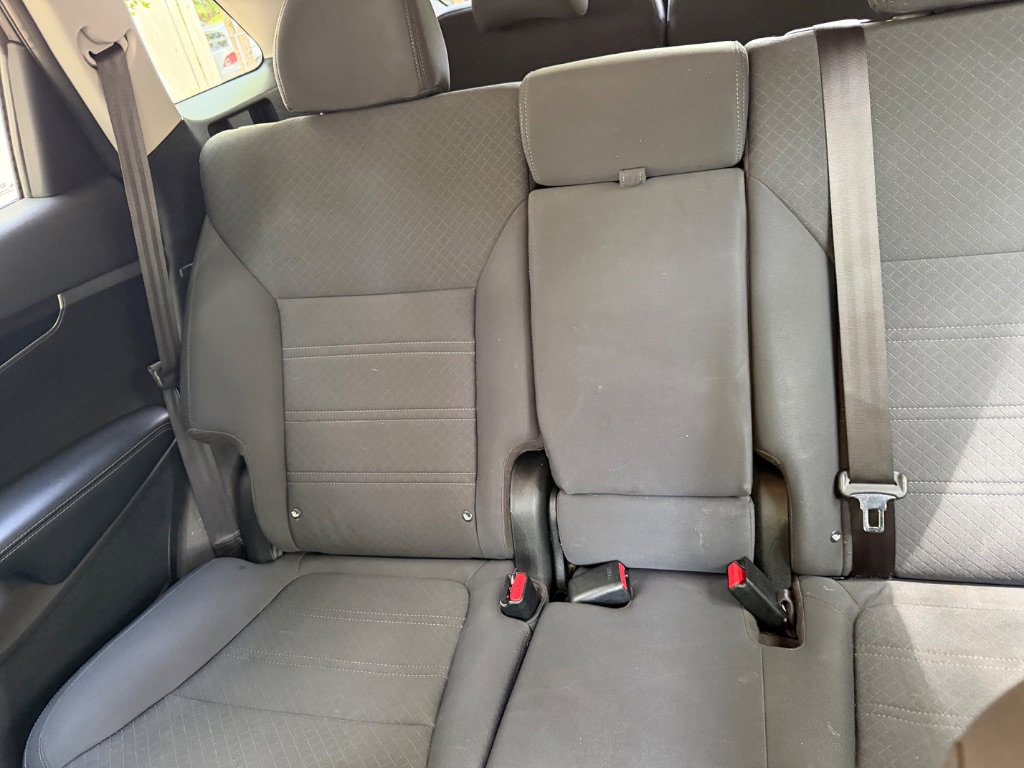 Used 2019 Kia Sorento L FWD image 16