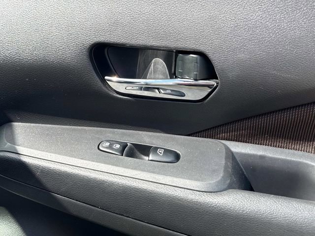 Used 2023 Nissan Kicks SR image 20