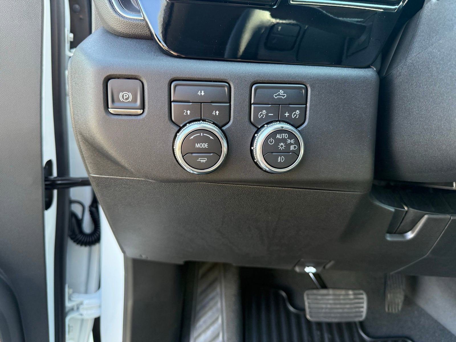 New 2026 GMC Sierra 2500 SLE AWD/4WD image 14